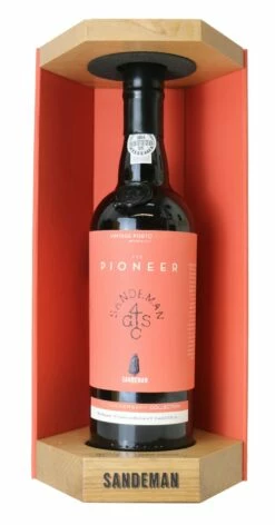 225th Anniversary Special Edition Vintage Port Collection 6 Individually Boxed Ports From The 2000 Vintage. 11 225th Anniversary Special Edition Vintage Port Collection 6 Individually Boxed Ports From The 2000 Vintage. -Vintage Wine And Port Sales Store large5FAdditionalProductImage5F174732DSandeman2D225th2DAniversary2DBox2DSet2D62Ejpg2E02Ejpg