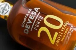 20 Year Old White Port In Presentation Box (50cl) ***92 Points (MS) Wine Advocate*** Buy 2 Or More Bottles And Save 20% -Vintage Wine And Port Sales Store large5FAdditionalProductImage5F246082DQuinta2Dda2DDevesa2D202DYears2DWhite5FDetail2D22Ejpg2E02Ejpg